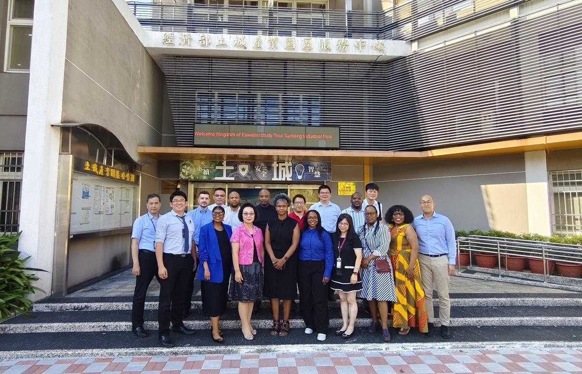 史瓦帝尼經貿部門訪問團到經濟部土城產業園區參訪取經。 圖：土城產業園區服務中心/提供