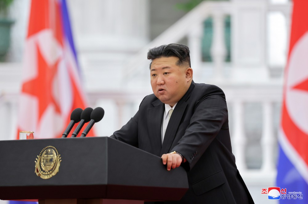 北韓領導人金正恩在建政76週年紀念日向黨政幹部發表講話，稱北韓是「負責任的擁核國家」，正落實「幾何級數增長」核武力建設。 圖：翻攝朝中社