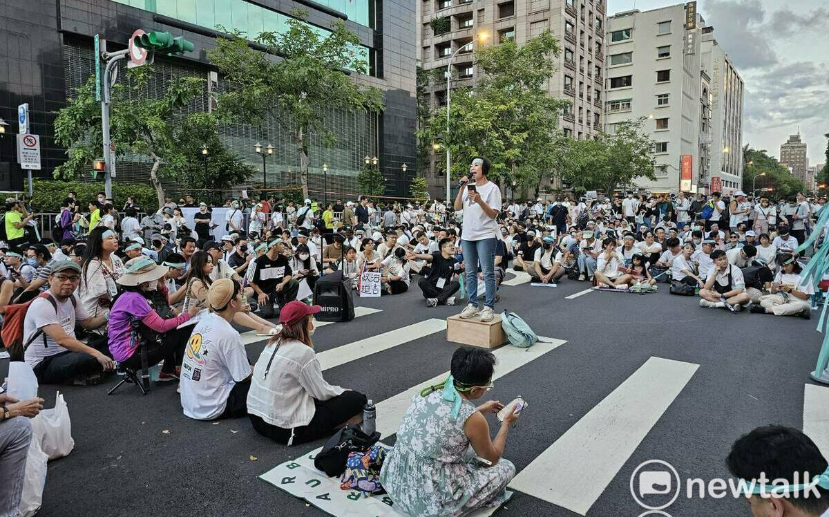 吳瑟致觀點》動員小草集結挺柯 民眾黨敲下泡沫化的喪鐘