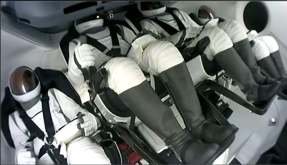 SpaceX 研發的「超薄太空服」 圖：翻攝自 Ｘ Empress Heavy