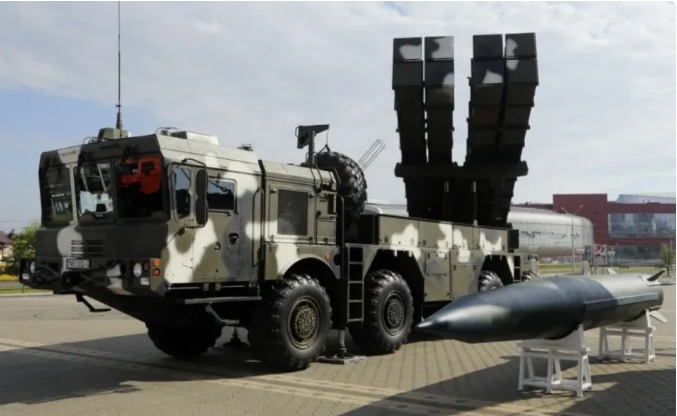 由中俄共同研發的「波羅乃茲」多管火箭砲系統。 圖 : 翻攝自國平視野