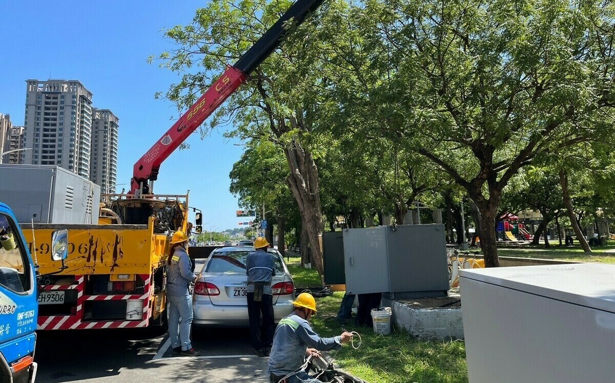 台電高雄、鳳山區處攜手強韌電網 今年比去年同期減少停電近百件