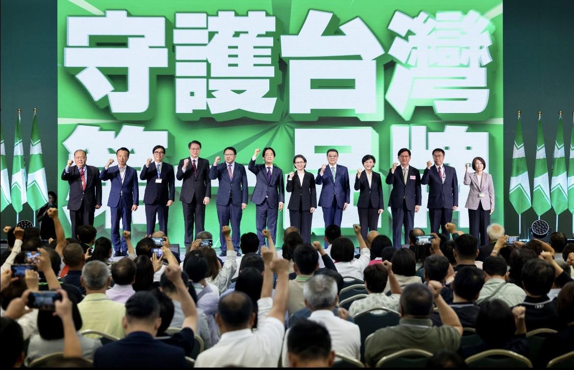 民進黨創黨38週年將有3大紀念活動，訴求「守護台灣第一品牌」，並延伸「民主路一直走」的概念。 圖：民進黨提供