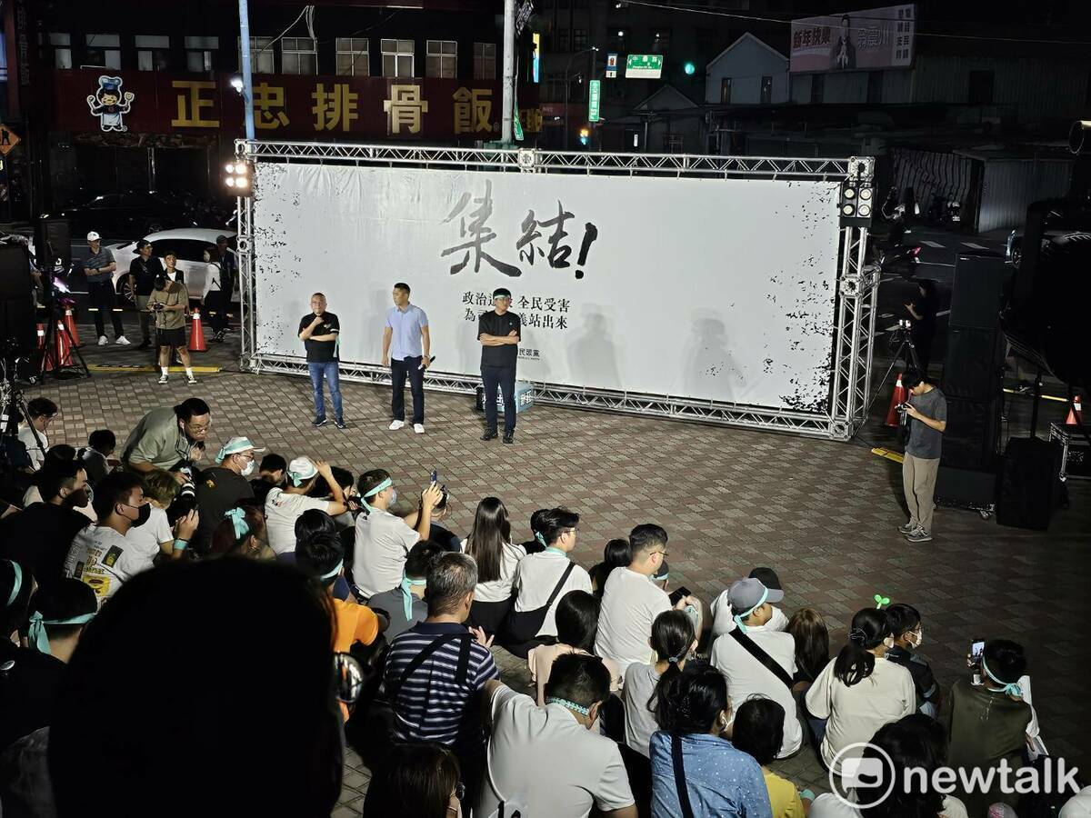逾5百位支持群眾到場參加今晚的街頭宣講活動。 圖：林昀真/攝