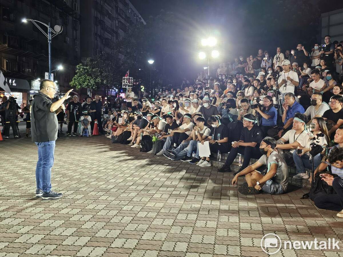 新莊宣講場次以肥皂箱型式開放讓民眾發言。 圖：林昀真/攝