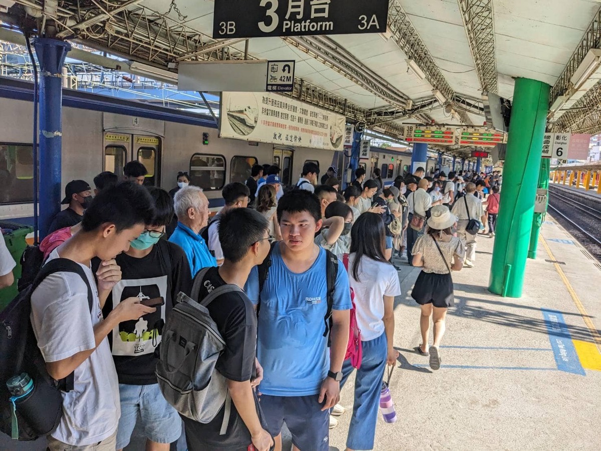 今(17)日為中秋節，此次非連續假期，不過台鐵旅客卻逆勢回流成長。 圖：台鐵公司／提供