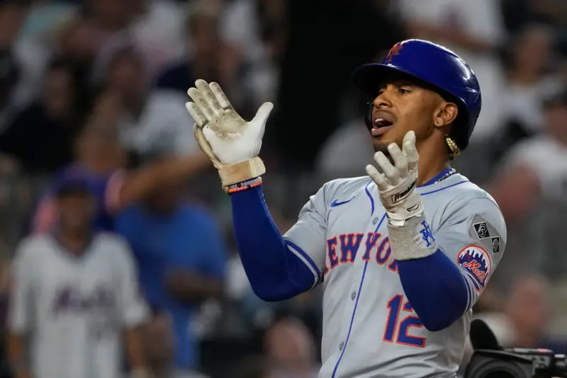 紐約大都會明星游擊手Francisco Lindor，日前在比賽中因背部不適關係提前退場，今（17）日則是傳來好消息，他的背傷並沒有太嚴重，應可以趕在球季結束前歸隊。 圖：達志影像／美聯社