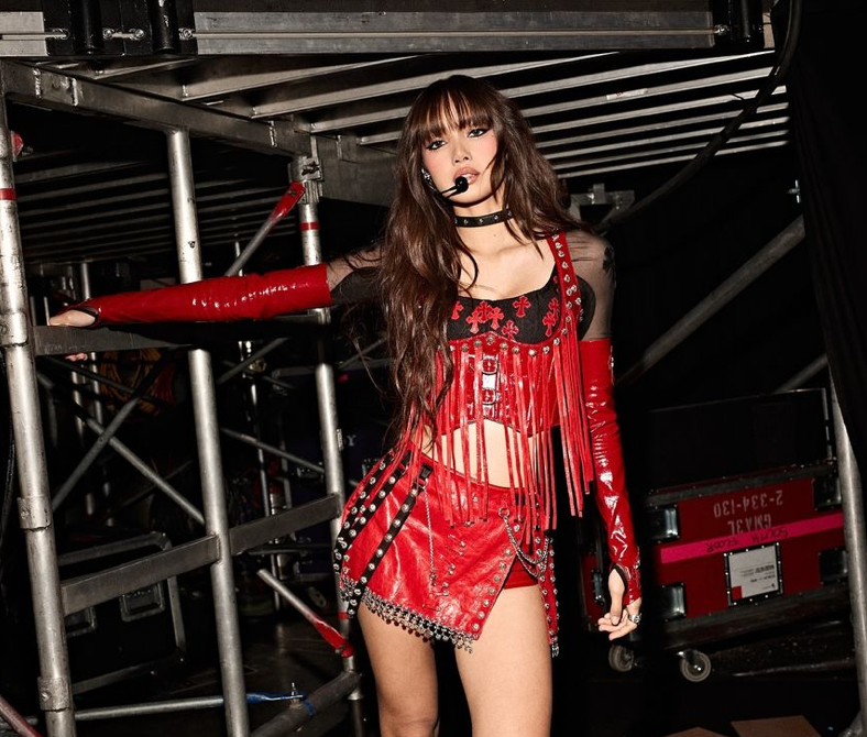 Lisa以個人身分出席美國MTV頒獎典禮，並獲得最佳K-pop獎項。 圖：翻攝自Lisa IG