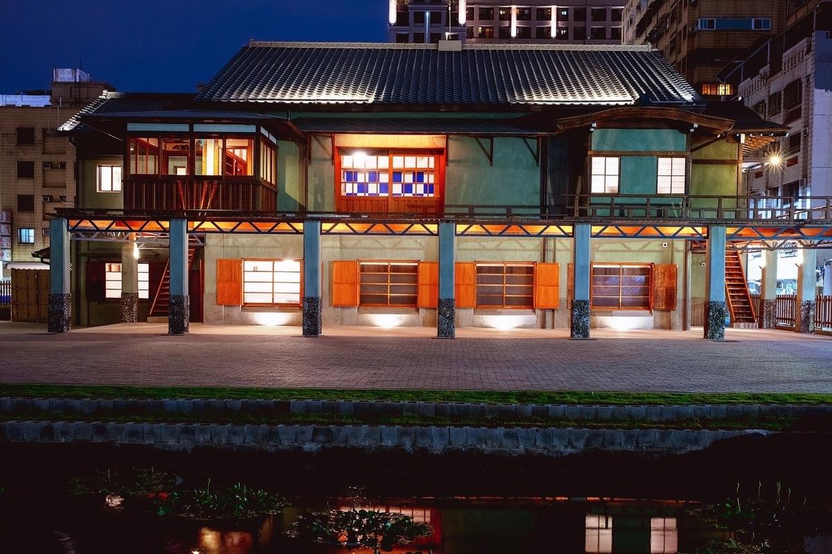 逍遙園迷人的夜晚氛圍。 圖：高雄市文化局/提供