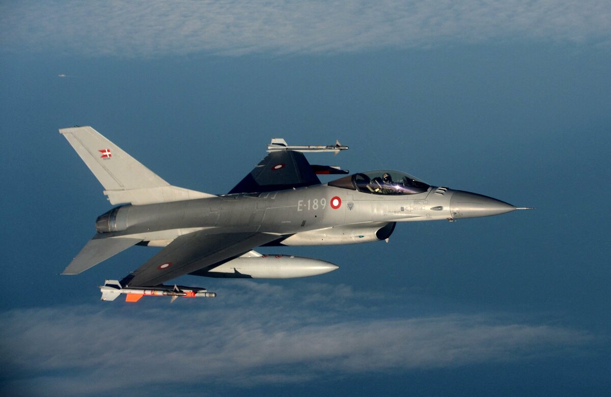 丹麥承諾提交 19 架 F-16 給烏克蘭。 圖：翻攝自 NOELREPORTS X 帳號
