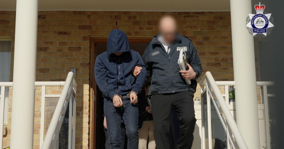 澳洲警方於當地時間 17 日逮捕開發犯罪份子使用加密通訊程式「 Ghost 」的管理員，以及其他 37 名相關人士。 圖：翻攝自 @WorldCrimeIntel X 帳號