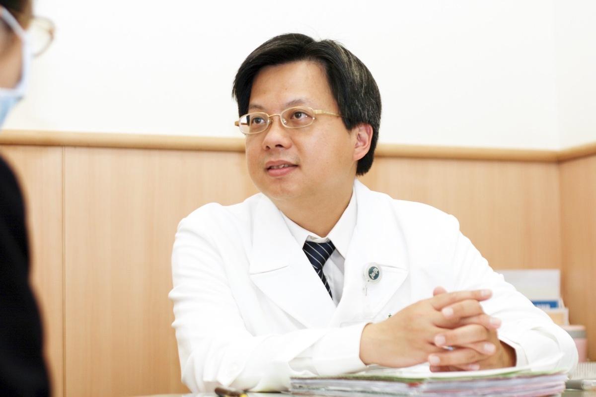 台中慈濟醫院血液腫瘤科主任李典錕表示，隨著新一代抗體藥物複合體（ADC）的問世，開啟了乳癌新分型「HER2弱陽性」。 圖：台中慈濟醫院/提供