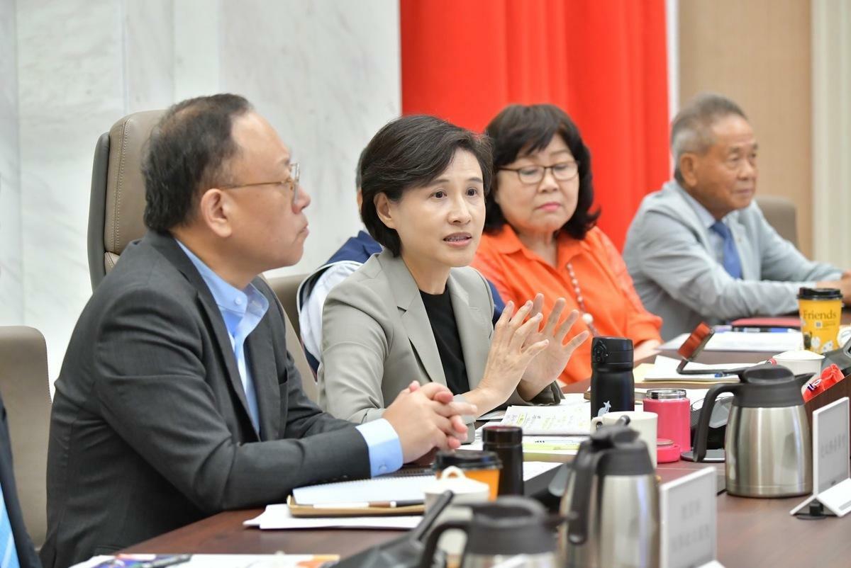 行政院副院長鄭麗君19日主持行政院「體育暨運動發展部」諮詢小組第2次會議。 圖：行政院提供