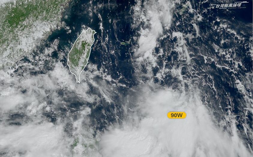 熱帶擾動明靠近台灣！專家：週末「這三地」有強降雨