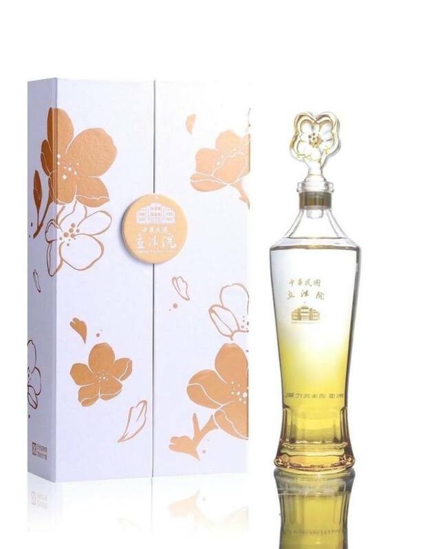 立法院最新版的紀念酒。 圖：立法院/提供