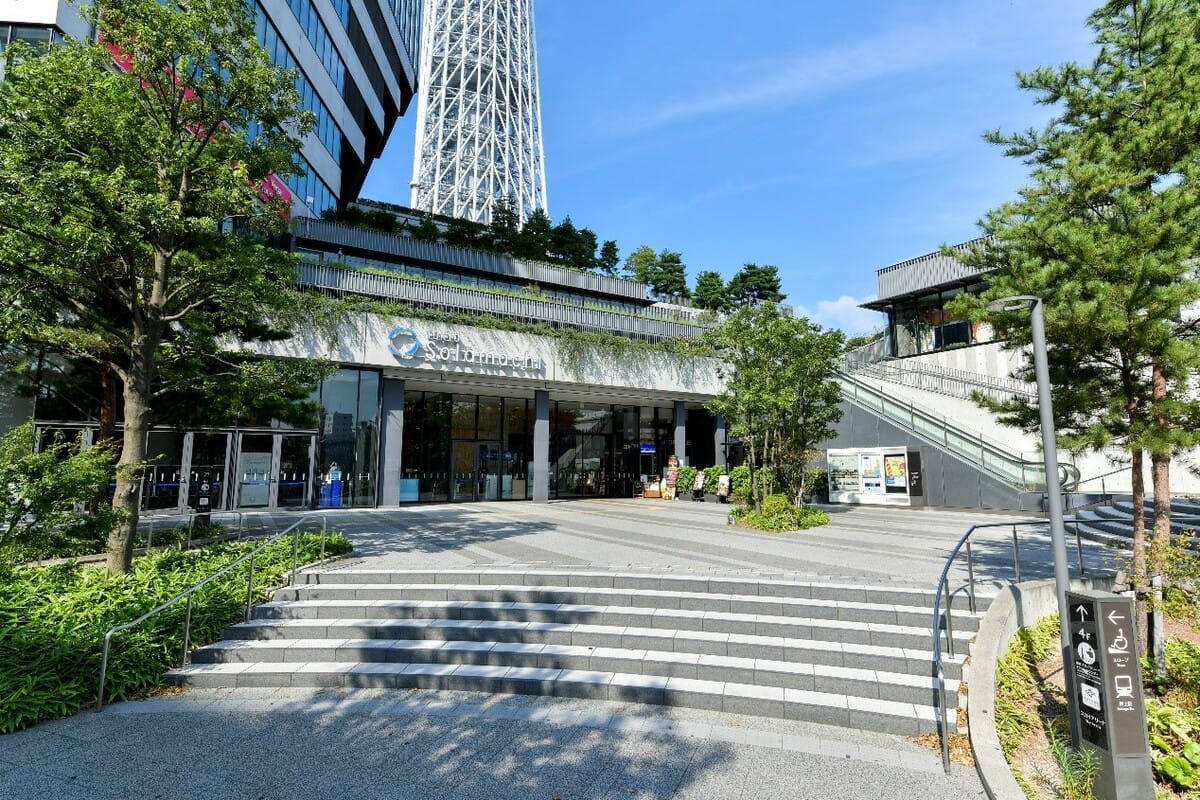 東京晴空塔城外觀（Solamizaka 廣場）。 圖：©TOKYO-SKYTREETOWN／提供