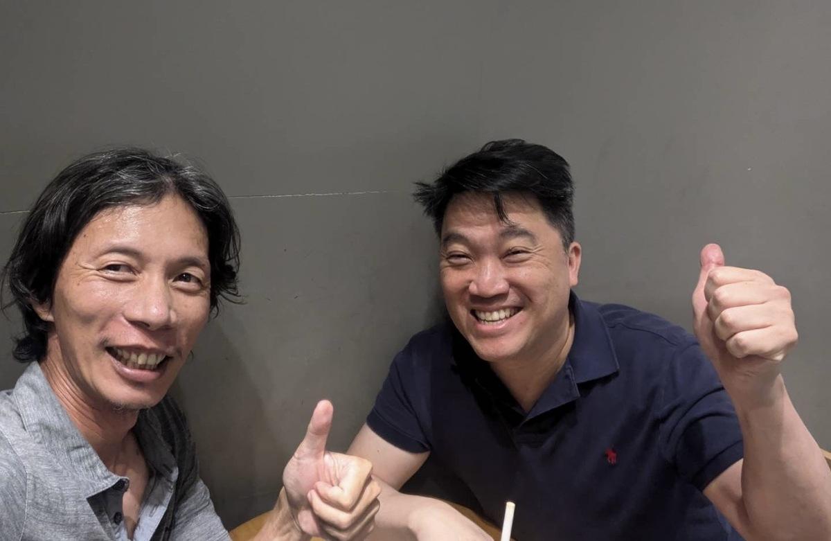 楊智偉（右）9月3日和台體大黃致豪教授（左）相見歡，將一起為台灣運動界起飛、稱霸國際而努力。 圖：楊智偉提供