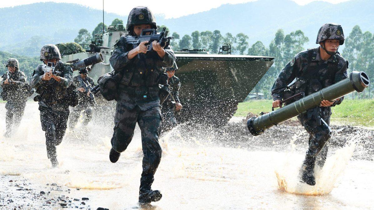 2020年解放軍實兵軍演。 圖：翻攝新華社(資料照)