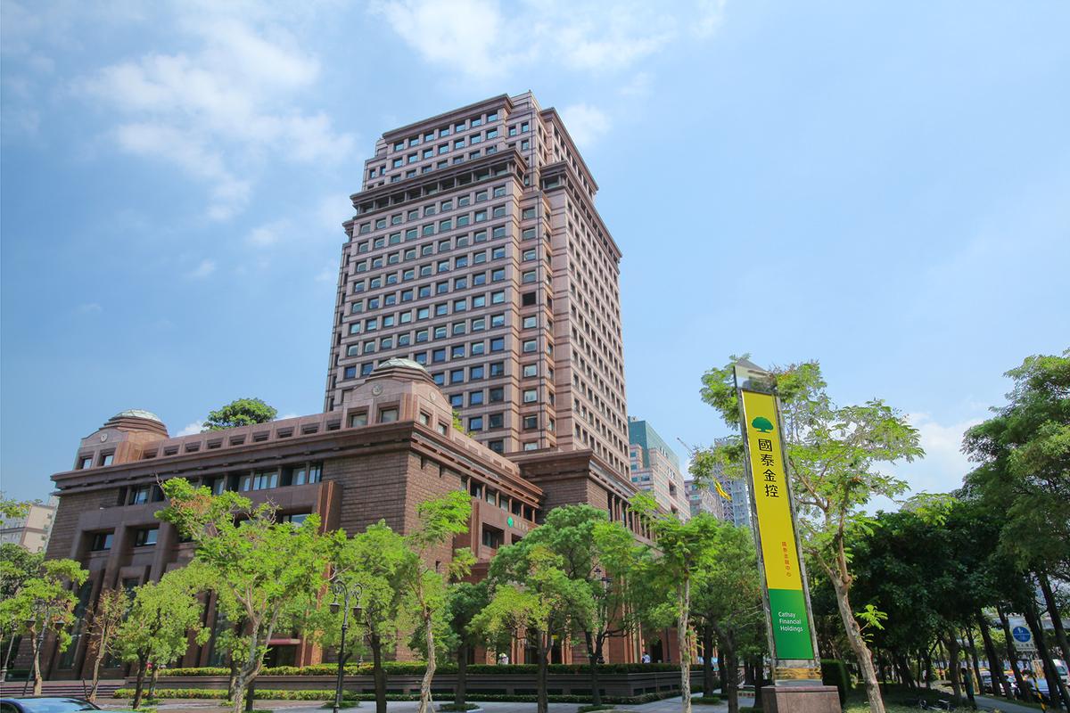 在國際失智症日之際，國泰世華銀行的「自由自債預約信託」，降低老後可能面臨的財務衝擊。 圖: 國泰世華/提供