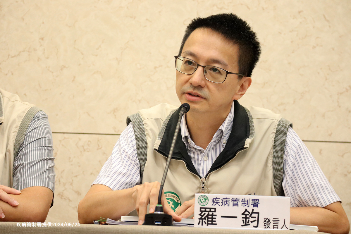 疾管署副署長羅一鈞公布，蝸手小米粽一事件影響12人，造成3死、2住院、7康復。除1死者外，11人檢出托福松。 圖：疾管署／提供