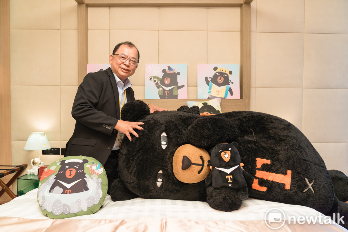 曹忠猷向觀光署長「自首」，是中台灣業界誤以為喔熊是參山處專屬的吉祥物。 圖：唐復年/攝