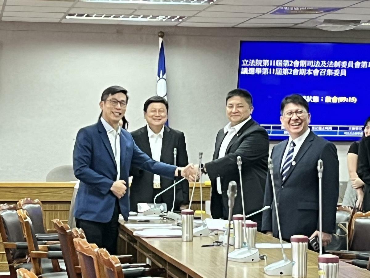 立院司法及法制委員會召委由綠委鍾佳濱、藍委吳宗憲連任。 圖：金大鈞/攝