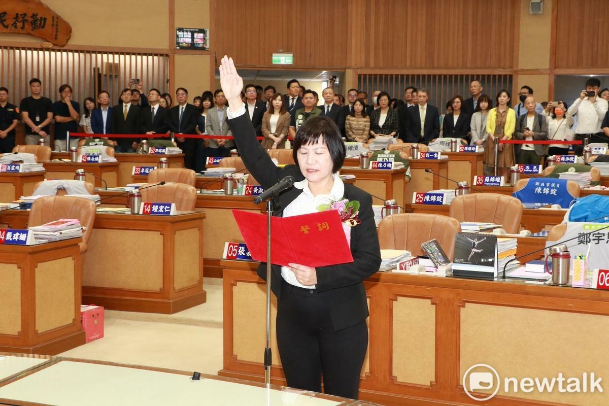 石一佑今宣誓就職，遞補新北市第5選區(板橋區)議員。 圖：林昀真/攝