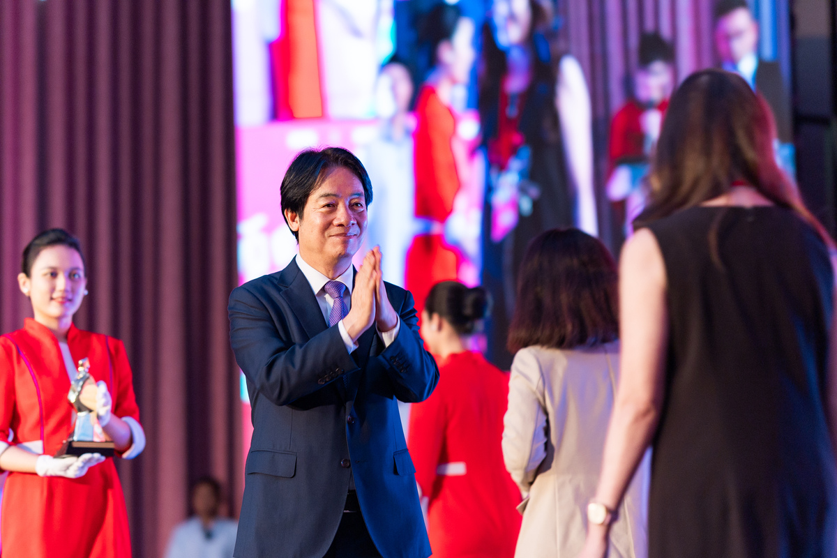 總統賴清德出席2024年師鐸獎、教育奉獻獎及資深優良教師表揚大會。 圖：總統府/提供