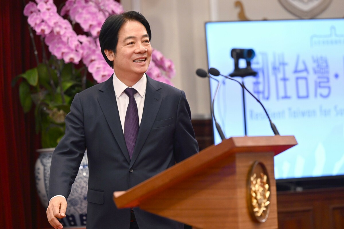 總統府全社會防衛韌性委員會舉行首場會議，擔任召集人的總統賴清德主持。 圖：總統府