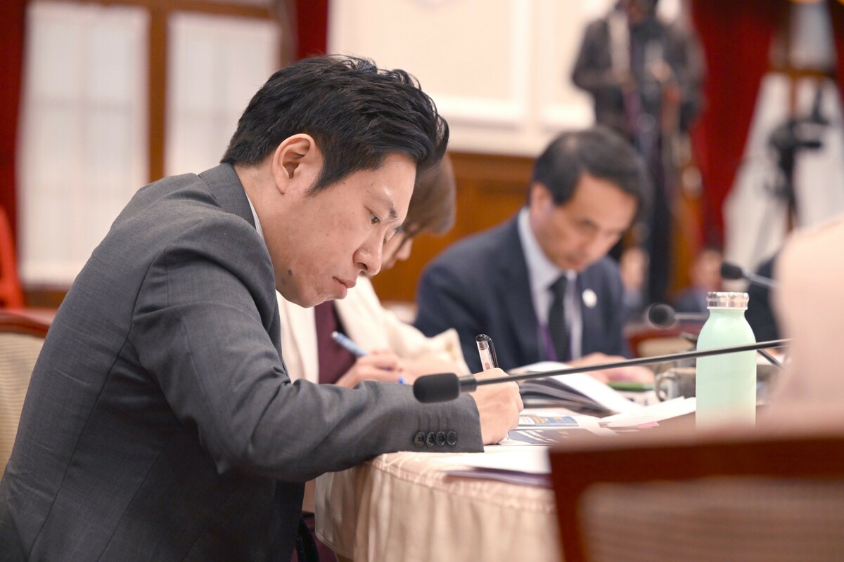總統府副秘書長張惇涵出席全社會防衛韌性委員會首場會議。 圖：總統府提供