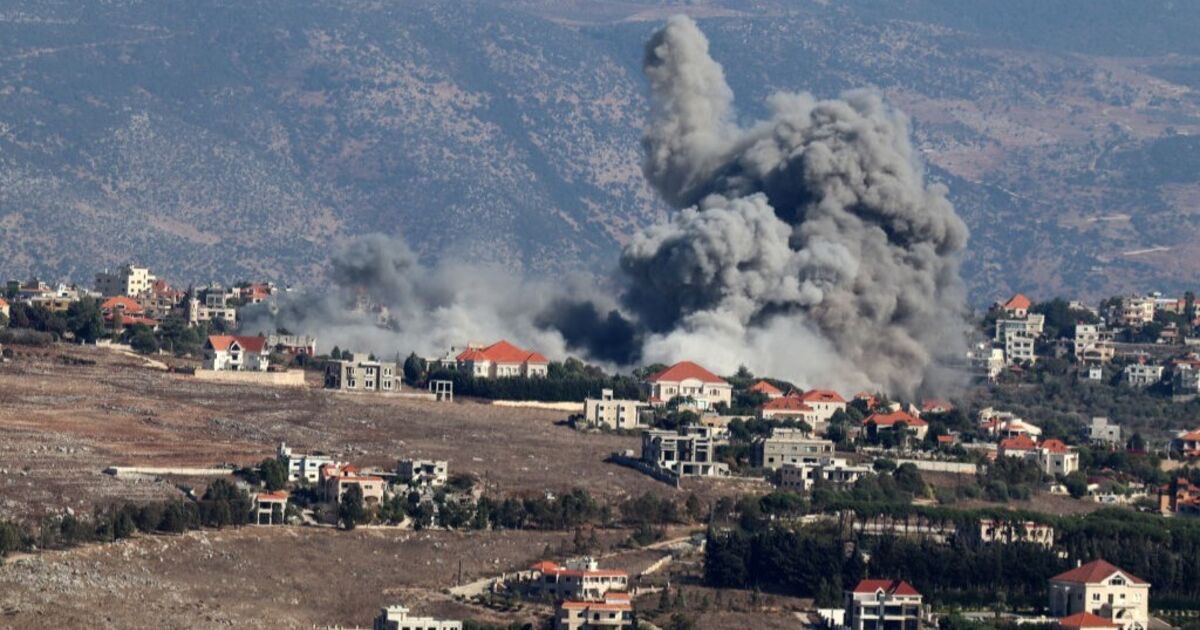 以軍再次對黎巴嫩首都貝魯特發動空襲，有消息稱此次以軍空襲的目標是真主黨的無人機指揮官。以軍後來也宣布，成功在空襲行動中「消滅」了該指揮官。 圖：翻攝自 @ALkhammas2 X 帳號