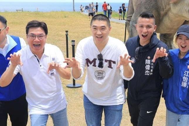 基隆恐龍生態園區爆出爭議，面臨罷免的市長謝國樑日前才邀集藍營人士赴該處宣傳。 圖：翻攝自謝國樑臉書