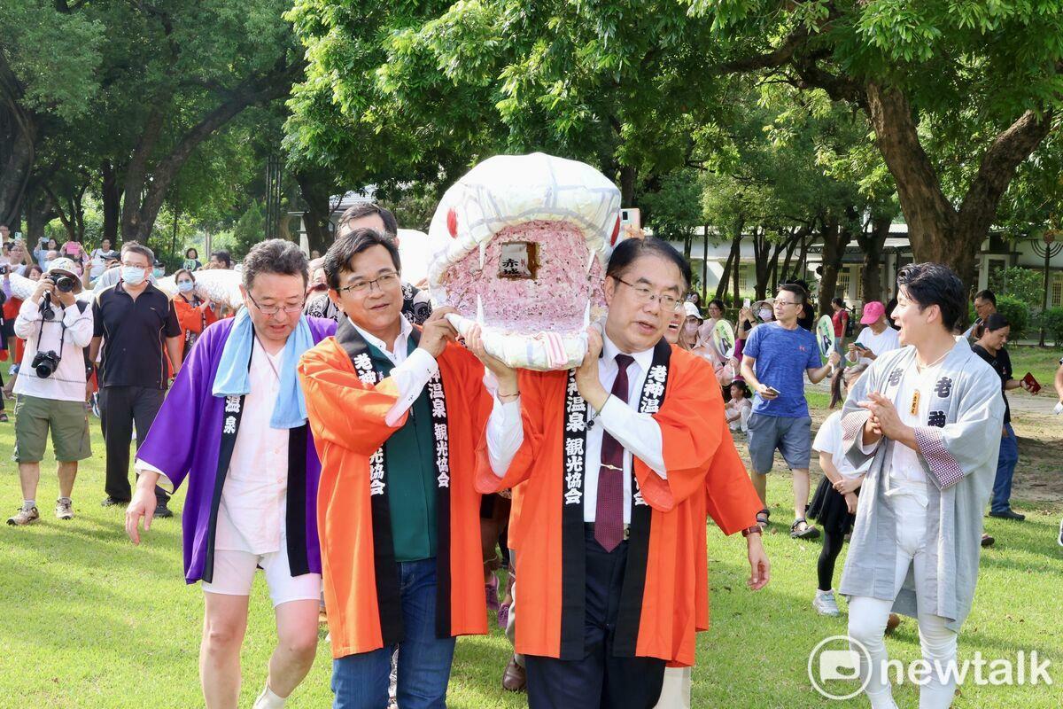 臺南市政府及臺南市臺日文化友好交流基金會共同籌劃的2024總爺和風文化祭-群馬縣傳統工藝特展，今日於麻豆總爺藝文中心開幕，現場展出許多珍貴的群馬縣工藝與民俗藝術品，自9月27日至12月15日於總爺藝文中心紅樓盛大展出。 圖：台南市政府提供