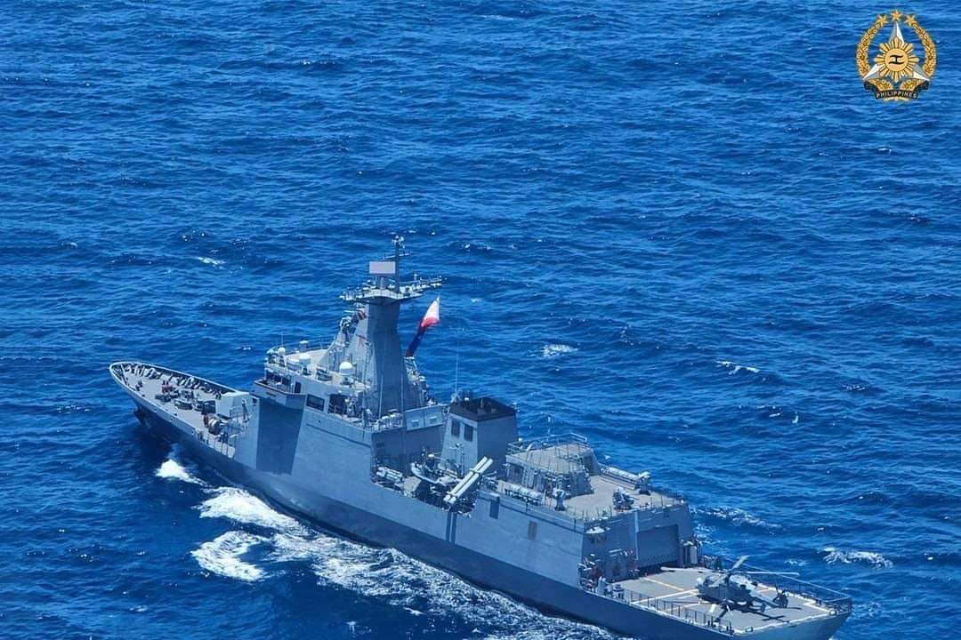 菲律賓的「安東尼奧·盧納號」(Antonio Luna (FF-151))參與五國聯合軍演。 圖:翻攝自X / @MonteroMax