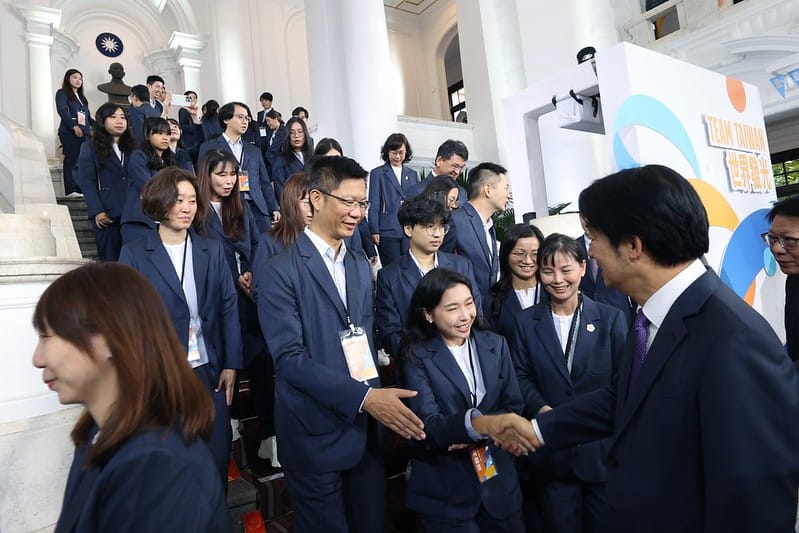 賴清德總統今（30）日上午偕同蕭美琴副總統接見「2024第47屆國際技能競賽代表團」，肯定代表團選手、國際裁判、指導老師、醫療及行政團隊團結努力，讓台灣技能在世界發光。 圖：總統府提供