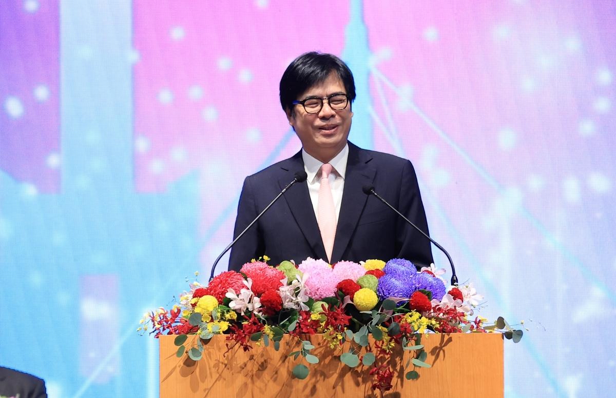 2024《天下》縣市長施政滿意度出爐 高雄市長陳其邁奪六都榜首， 台中市長盧秀燕緊追在後 。 圖：高雄市政府/提供