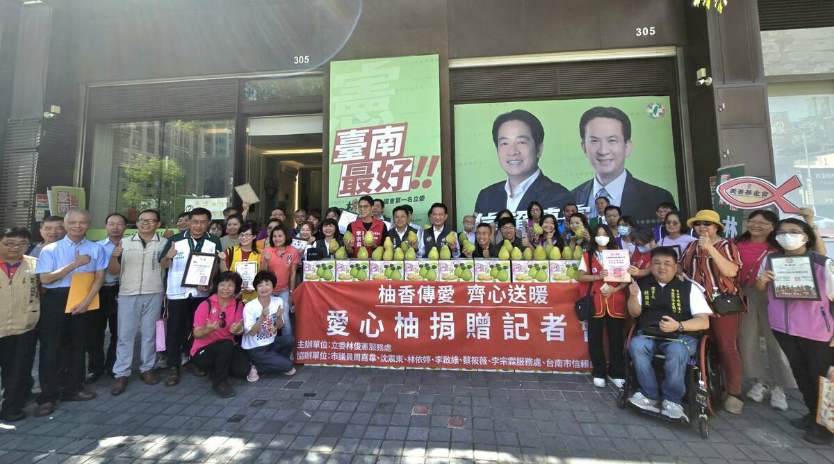 林俊憲在泛賴系立委、議員的奧援下，試圖形塑出「接班人」的氣勢，並積極參與各區的活動、勘災、爭取建設和補助，奔走各地拜會佈樁，逐步拓展基層實力。 圖：資料照