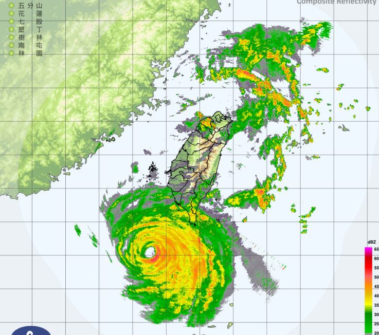 中央氣象署預估將在明(2)日登陸台灣，預計明、後天影響最為劇烈，將為各地帶來強風及豪雨，不少民眾相當關心是否會放颱風假，各縣市預計在今天晚間20時後陸續公布停班課消息。 圖：翻攝自中央氣象署官網