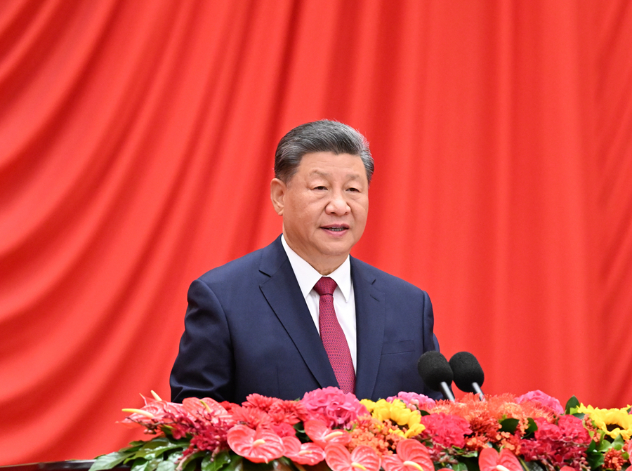 中共總書記習近平(圖)17日視察共軍火箭軍部隊時表示，要強化憂患意識、危機意識與打仗意識，全面加強練兵備戰。 圖：翻攝新華網