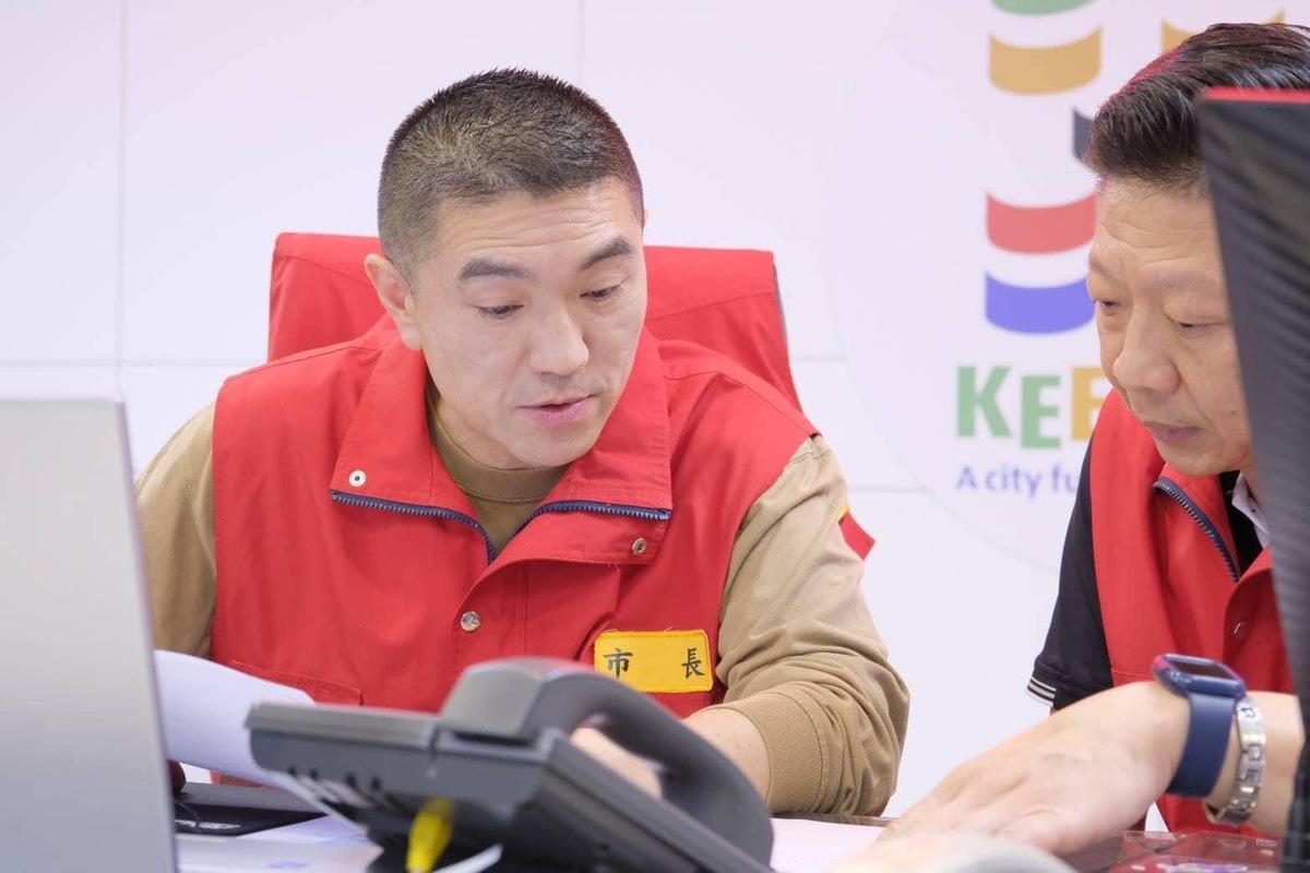 基隆市長謝國樑宣布放颱風假，遭質疑是為挽救罷免危機。 圖：翻攝自謝國樑臉書