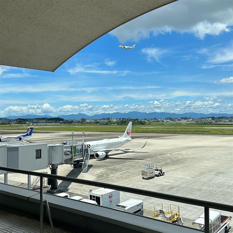 日本宮崎機場今（2）日突然發生爆炸，為了確保安全，目前所有航班已暫停起降。 圖：翻攝 宮崎ブーゲンビリア空港