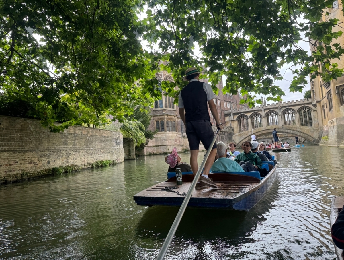 來到劍橋大學，能不泛舟康河（River of Cam)？ 圖/黃文局提供