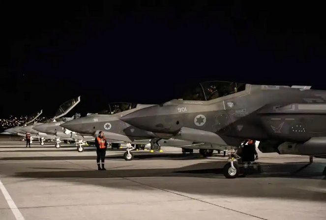 伊朗宣稱導彈襲擊破壞以色列兩個 F-35 戰鬥機中隊的戰機，但中國軍事專家分析後認為「不太可能」。圖為以色列 F-35 戰機。 圖：翻攝自 東域記