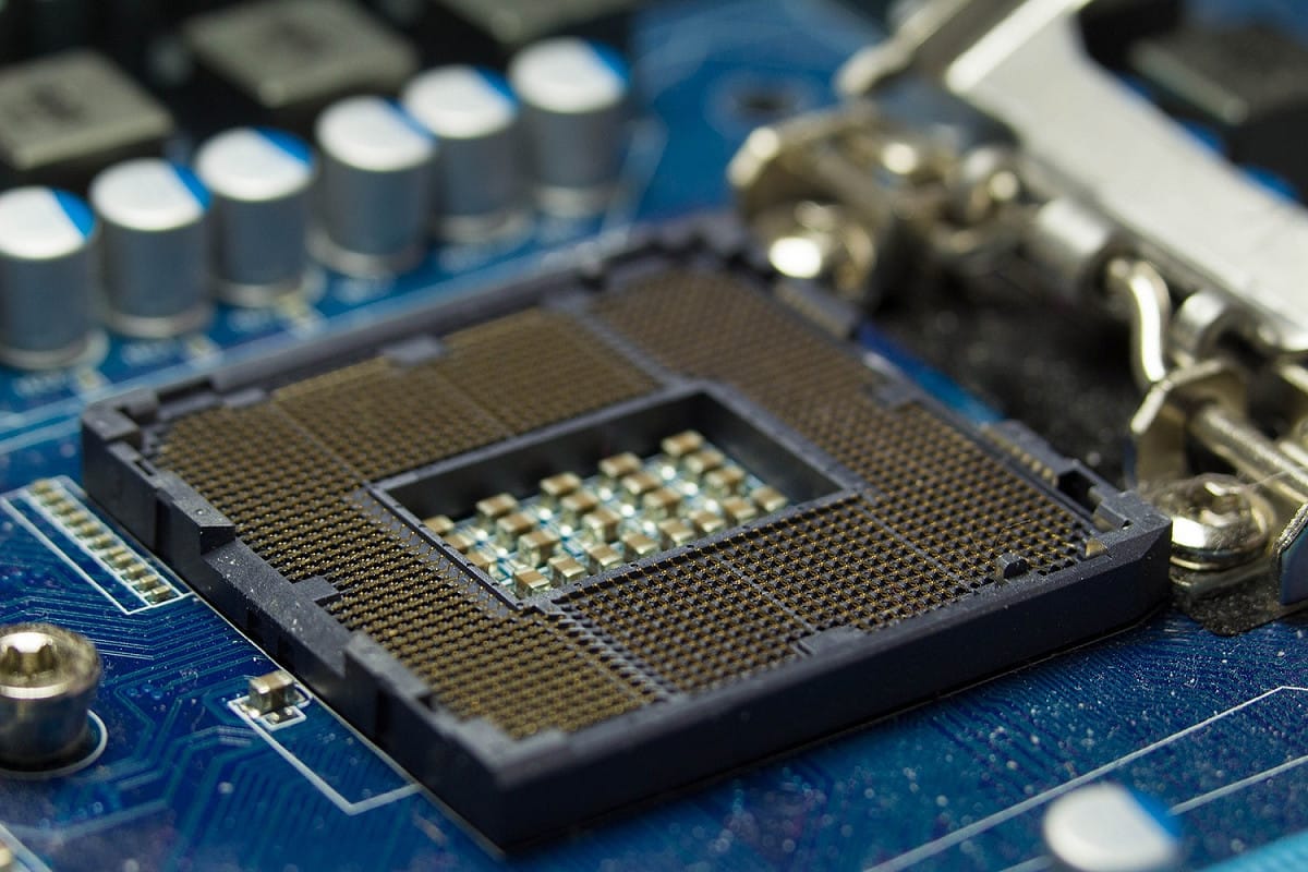 電腦處理器大廠Intel，在手機處理器上也有一定市場，但現在他們指控高通為了排除Intel，濫用訴訟權、授權費，想進行市場壟斷。 圖：Pixabay／提供
