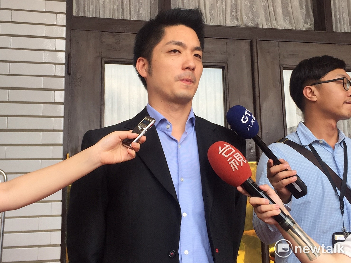 外傳台北市藍委蔣萬安是藍營角逐市長黑馬，對此蔣萬安24日表示，沒有這回事啦。 圖：林人芳／攝