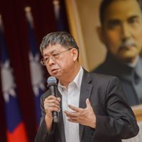 前瞻基礎建設計畫「食安」項目，將斥資50億元興建實驗大樓，綠委吳焜裕25日要求食藥署長向民眾說明，蓋國家實驗大樓可以解決目前哪些食安問題？ 圖：翻自吳焜裕臉書