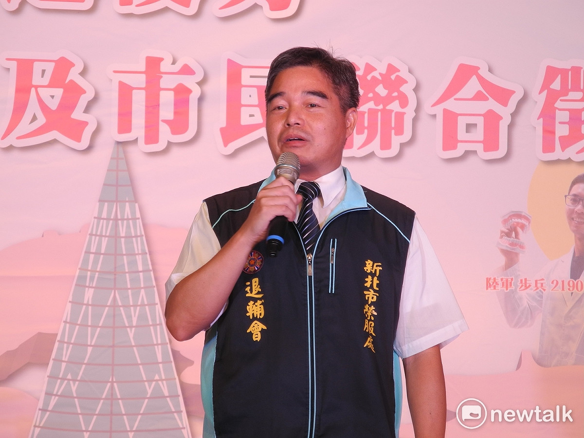 新北市榮服處副處長林振生強調年改勢在必行，呼籲榮民有機會就出來求職，越早取得證照、越早就業。 圖：王峻昌／攝