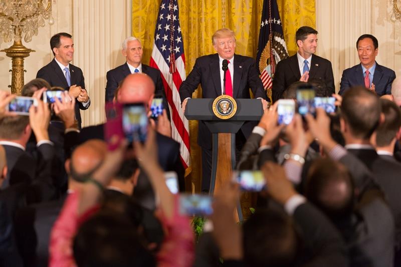 美國前總統川普（中）。（資料照） 圖：取自白宮網站whitehouse.gov