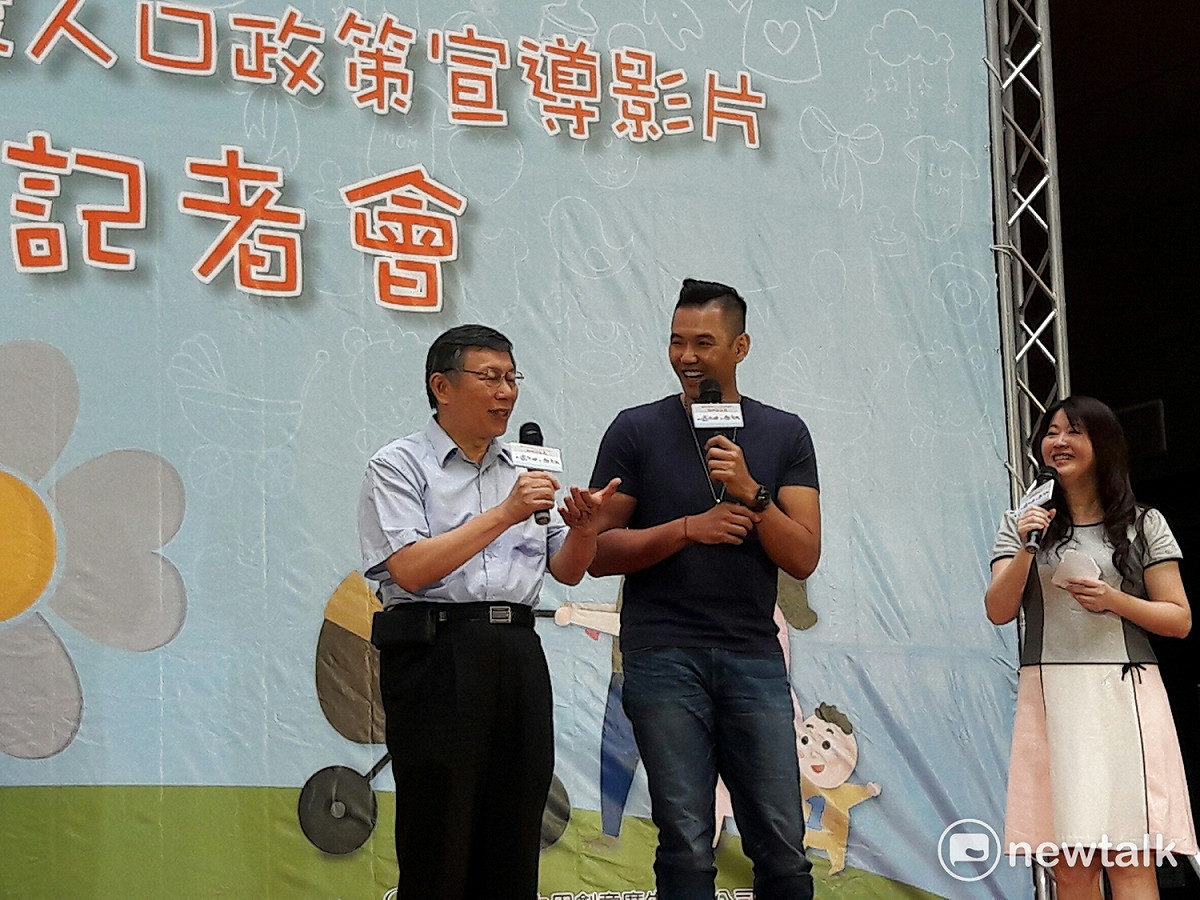 柯表示當小孩生病時，身為小兒科醫生的陳佩琪會直接替小孩診斷開藥，但也同時抱怨，倒是自己生病時，妻子開給他的藥「因為是小兒科劑量，永遠都治不好。」 圖：張芸嘉/攝