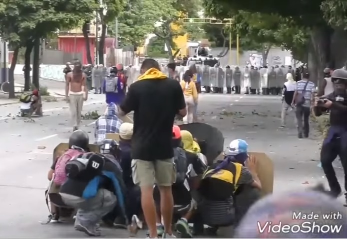 歐盟今（31）日對委內瑞拉總統馬杜洛執意舉行極富爭議的修憲選舉，引爆流血衝突表達關切，對這項選舉結果可否被承認嚴重存疑。 圖：翻攝網路